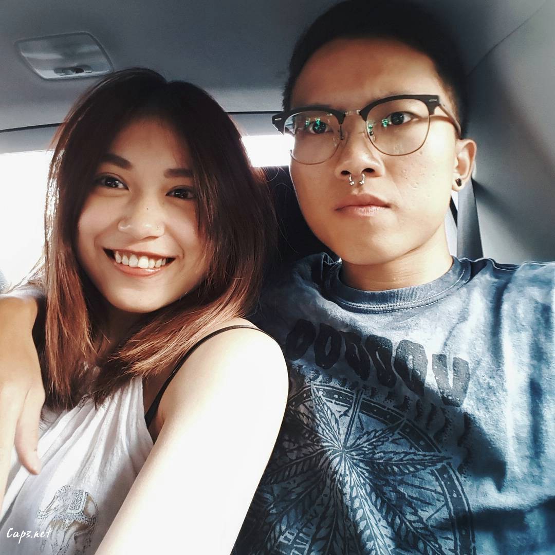 Singaporean couple Mei Ting sucks her boyfriend Galvin Lim